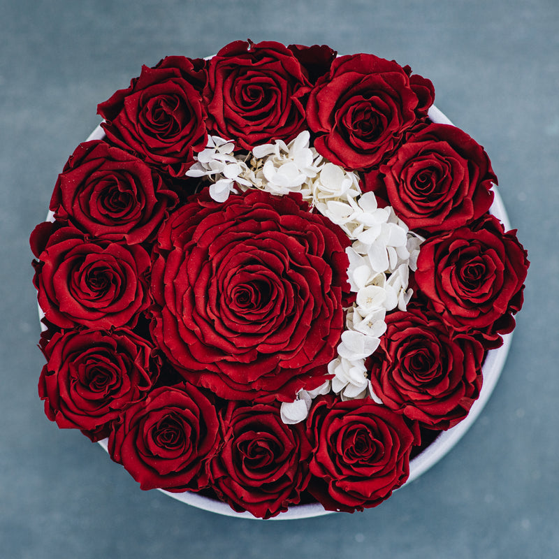 luxury Eternal roses. Delivery available across Canada