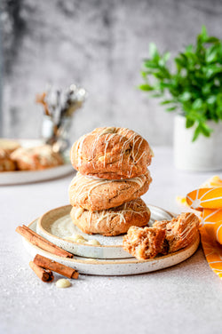 Cinnsation - White chocolate, coconut and cinnamon cookie