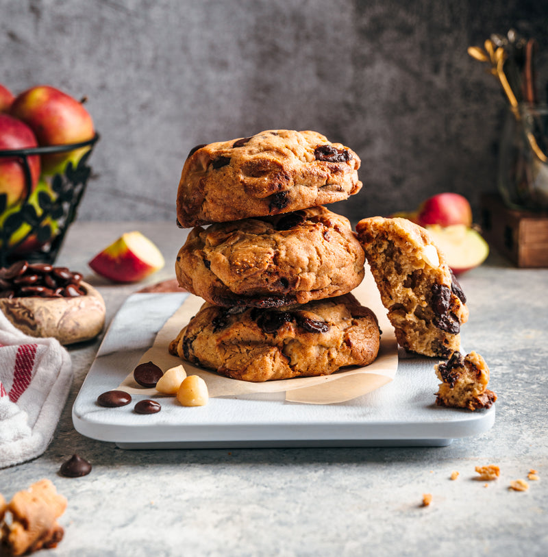 The Newton cookie stack. Apple and dark chocolate cookie